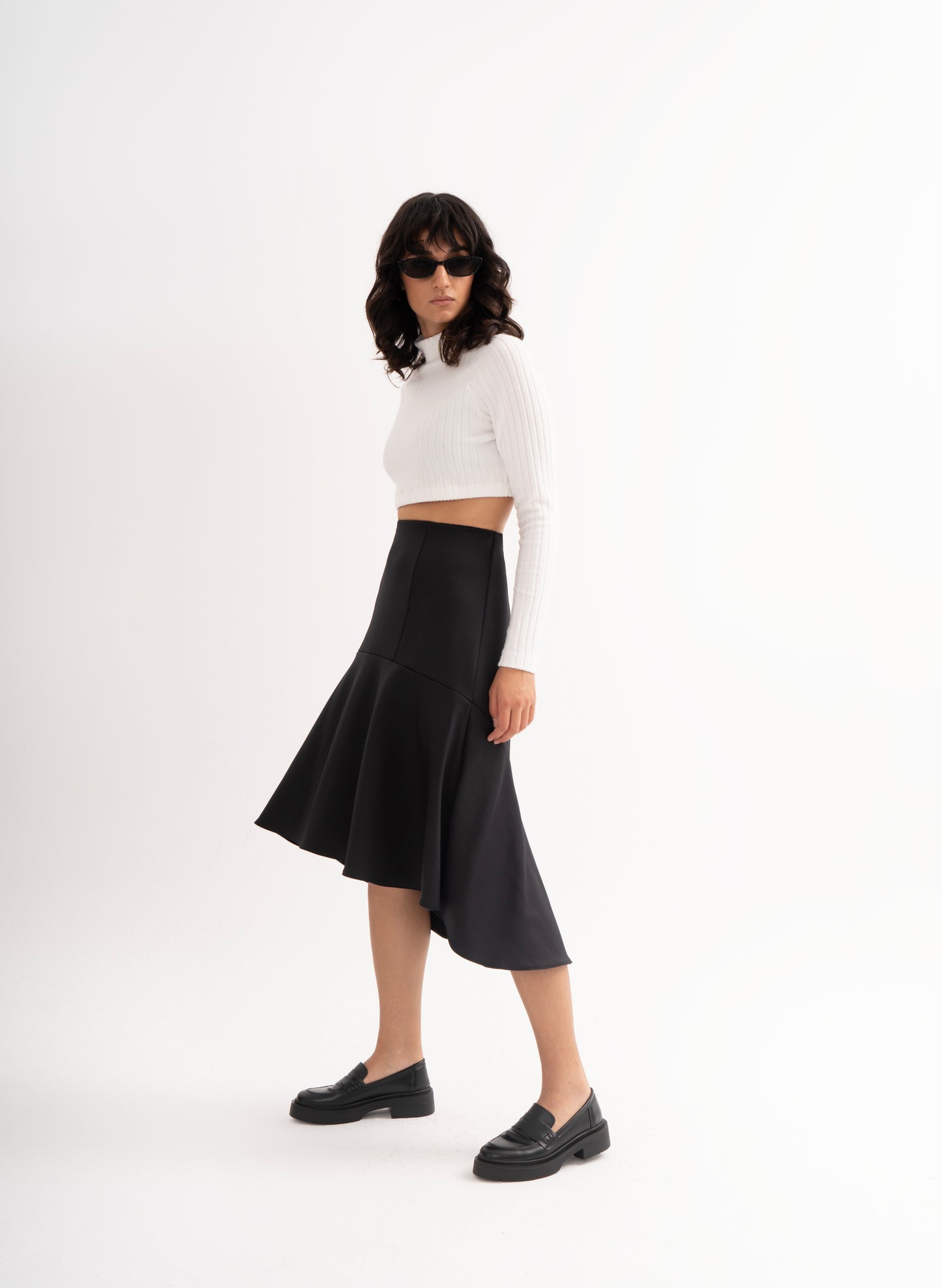 BLACK DEEPBACK FLARED SKIRT