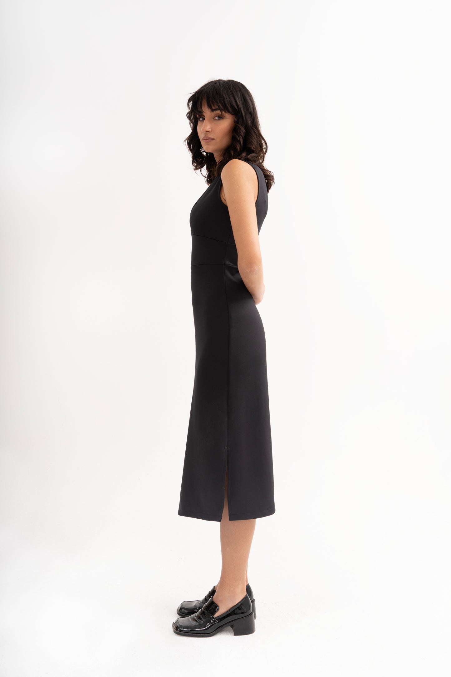 V-NECK MIDI SLEEVELESS BLACK DRESS WITH SIDE SPLIT