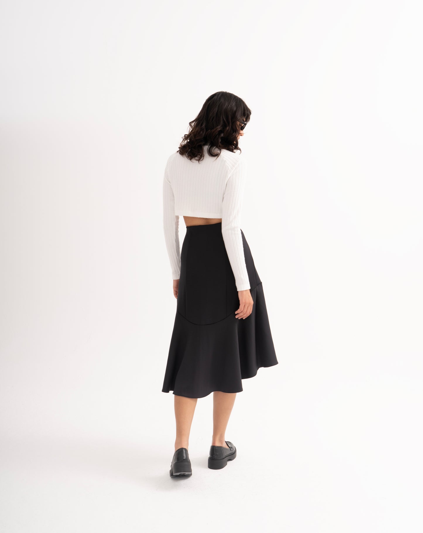 BLACK DEEPBACK FLARED SKIRT