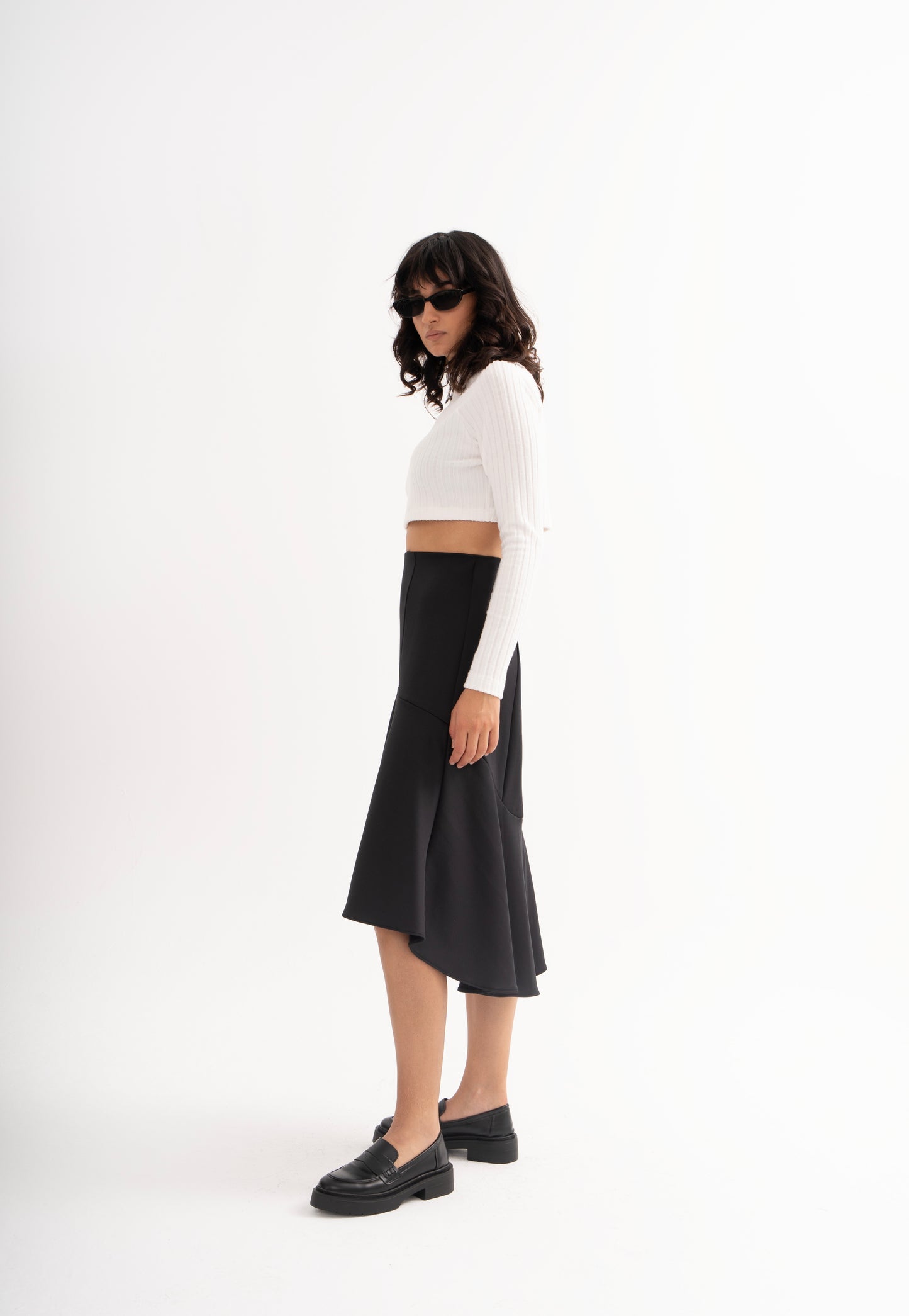 BLACK DEEPBACK FLARED SKIRT